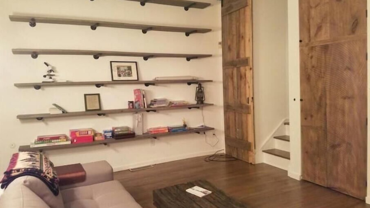 Photo of Livingroom in Town of Olive