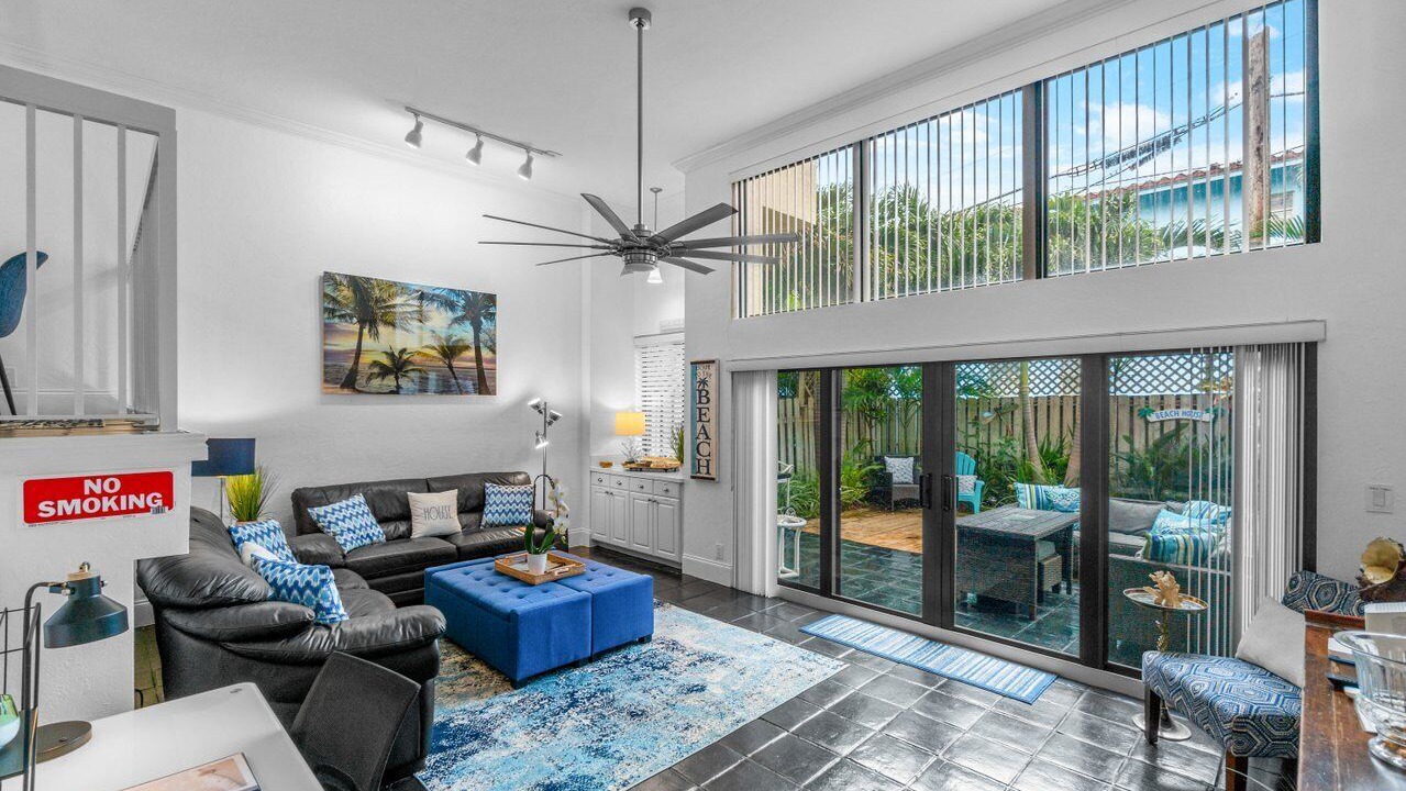 Photo of Livingroom in Deerfield Beach