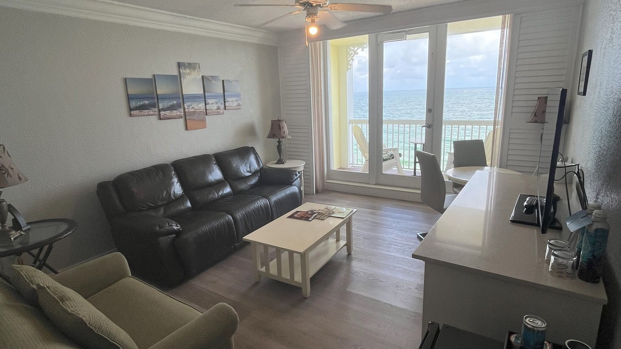 Photo of Livingroom in East Fort Lauderdale