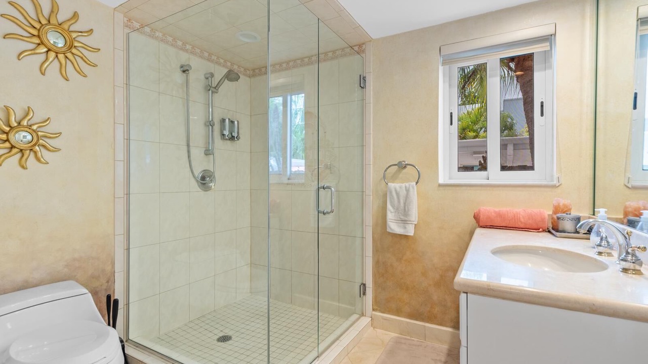 Photo of Bathroom in Birch Park Finger Streets