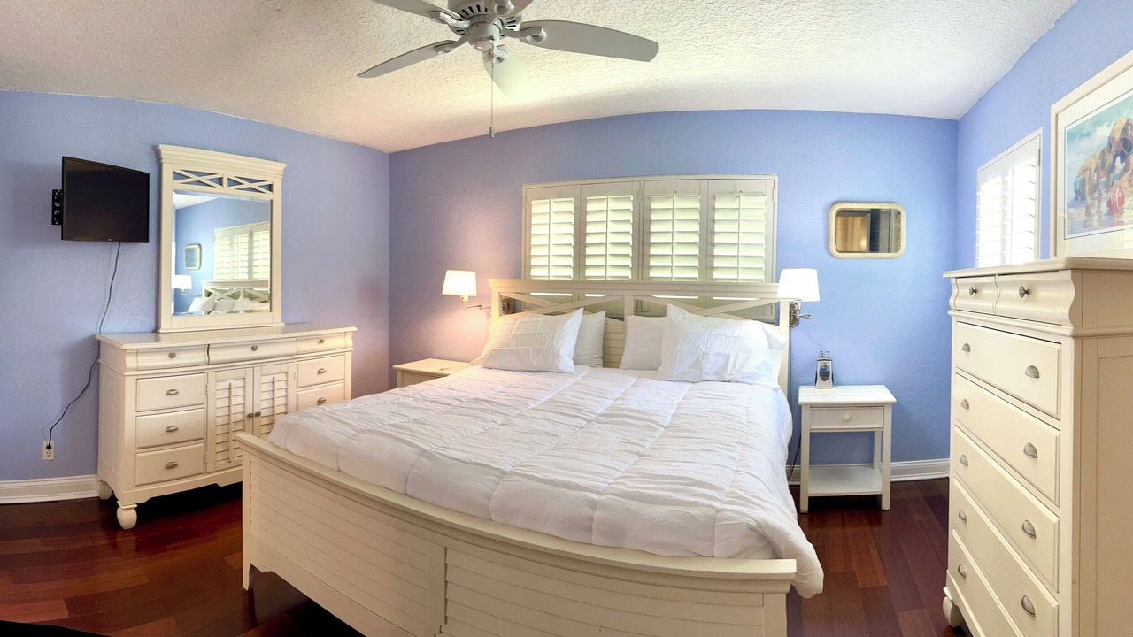 Photo of Bedroom in Cypress Point