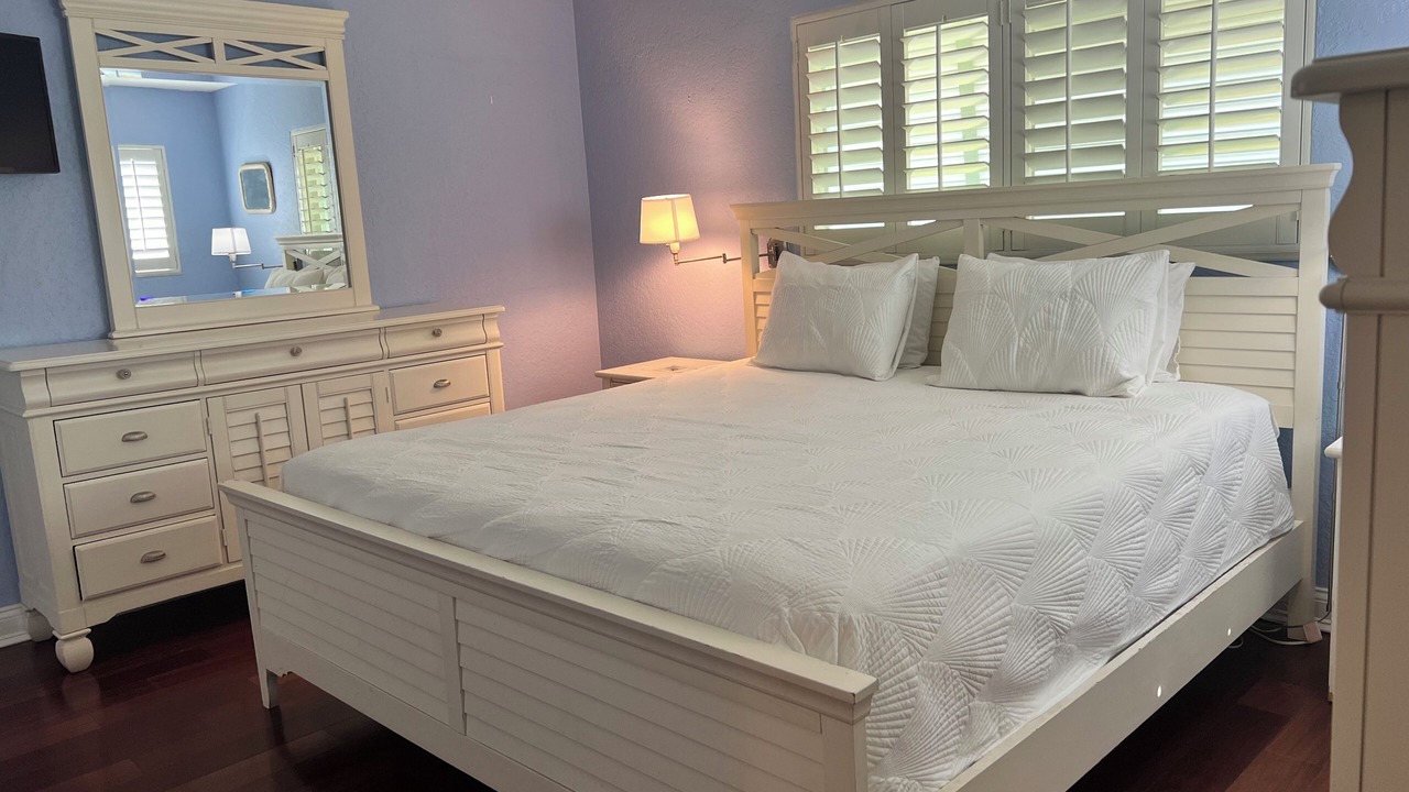 Photo of Bedroom in Cypress Point