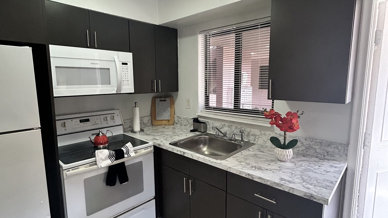 Photo of Kitchen in North Central Hollywood