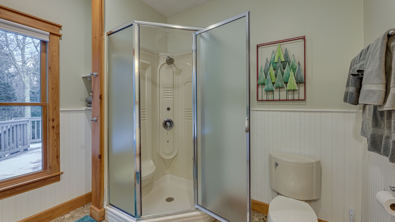 Photo of Bathroom in Edray