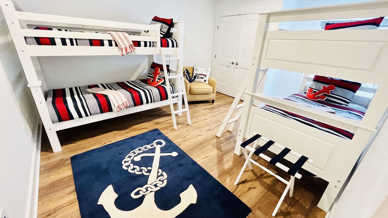 Photo of Bedroom in Country Club Estates
