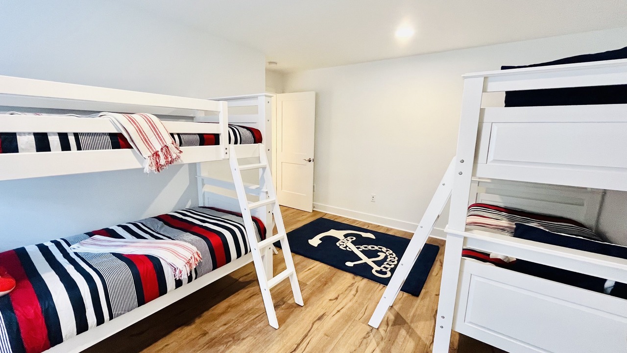 Photo of Bedroom in Country Club Estates