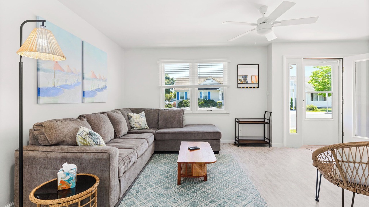 Photo of Livingroom in Caine Woods