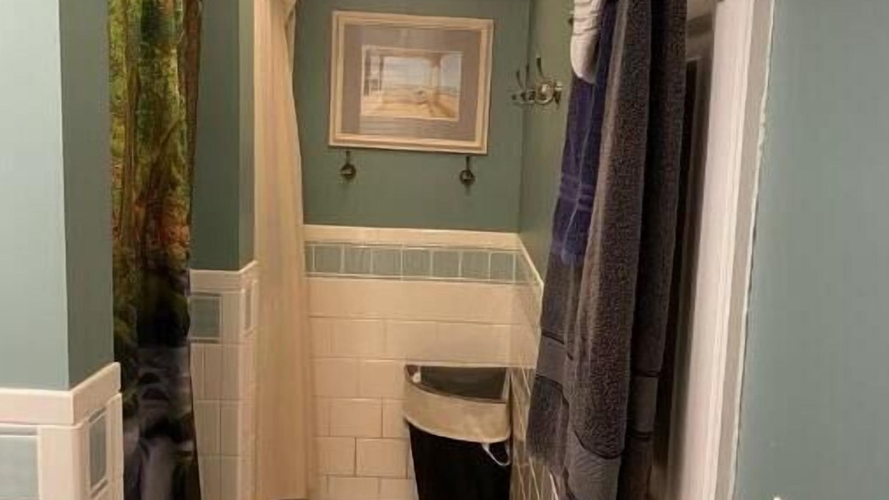 Photo of Bathroom in Oakpark