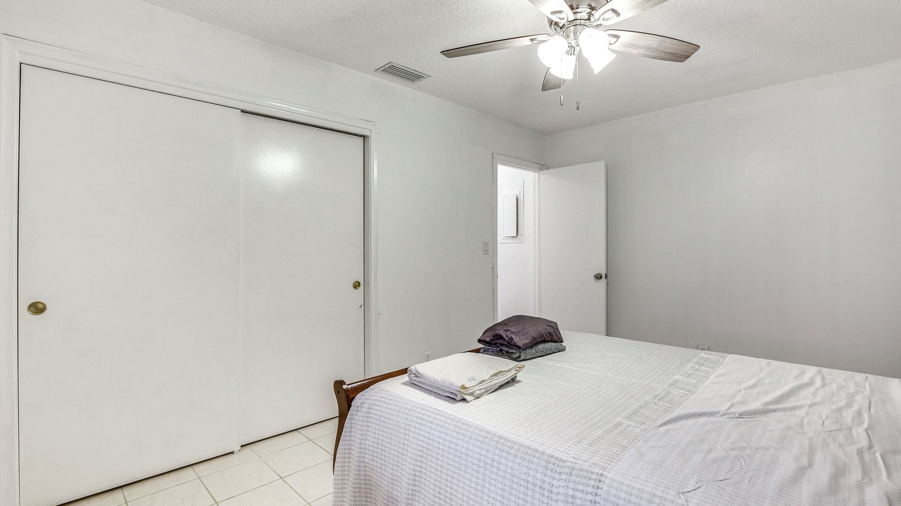 Photo of Bedroom in Coral Springs