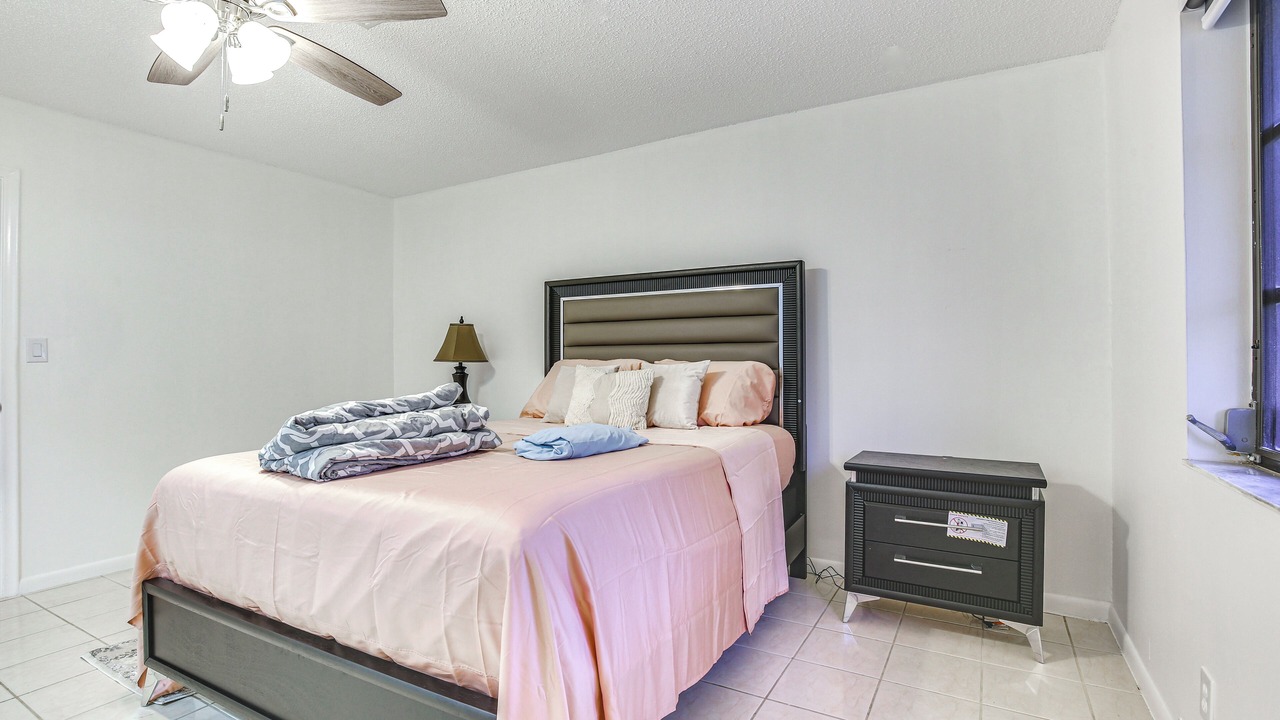 Photo of Bedroom in Coral Springs