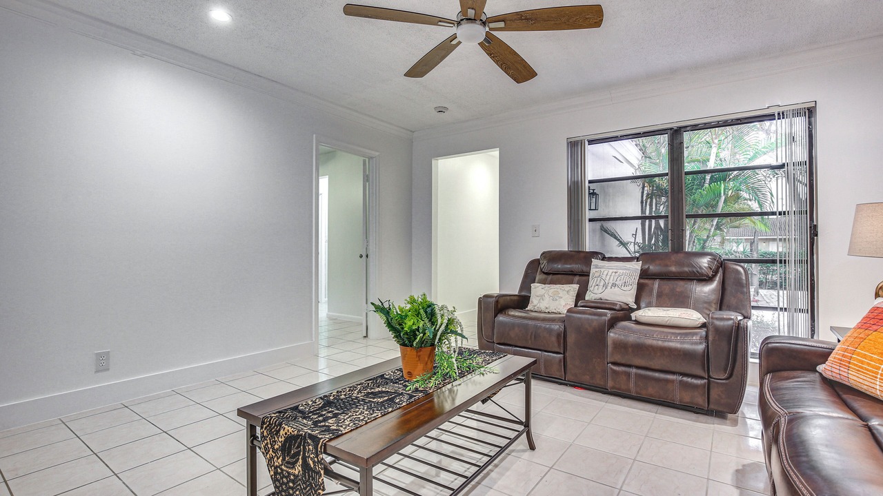 Photo of Livingroom in Coral Springs
