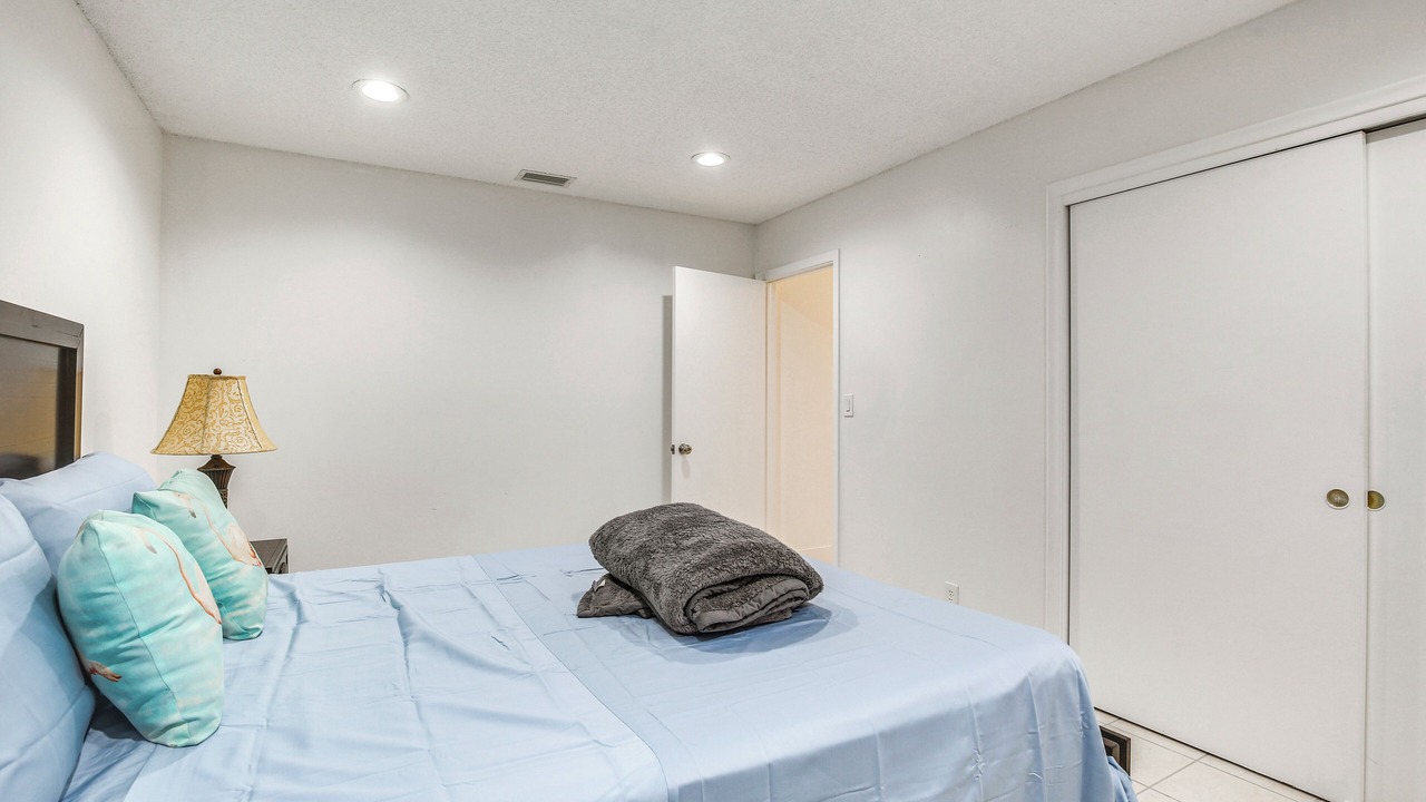 Photo of Bedroom in Coral Springs