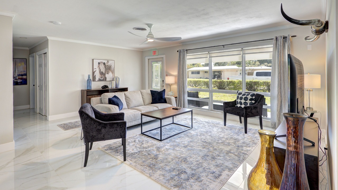 Photo of Livingroom in Deerfield Beach