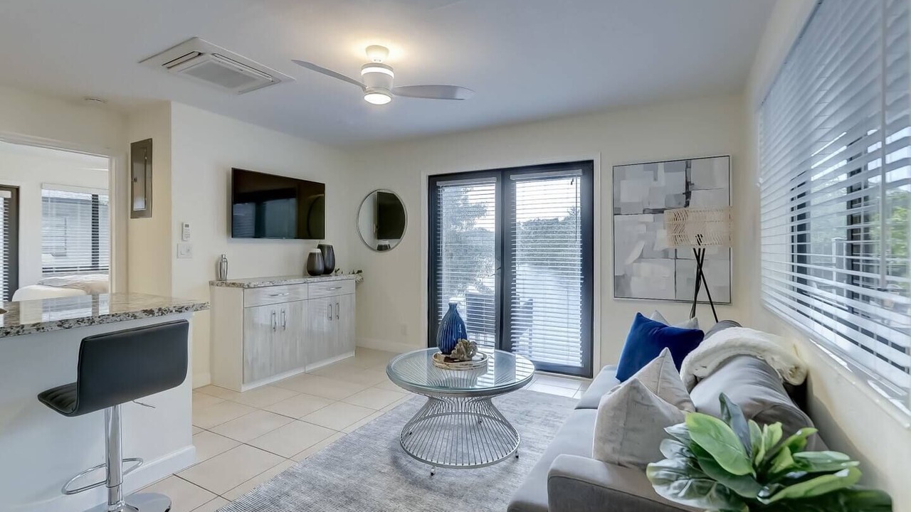 Photo of Livingroom in Middle River Terrace