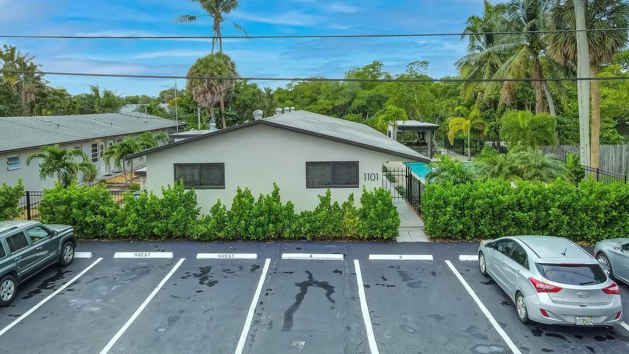 Photo of Outdoor in Middle River Terrace
