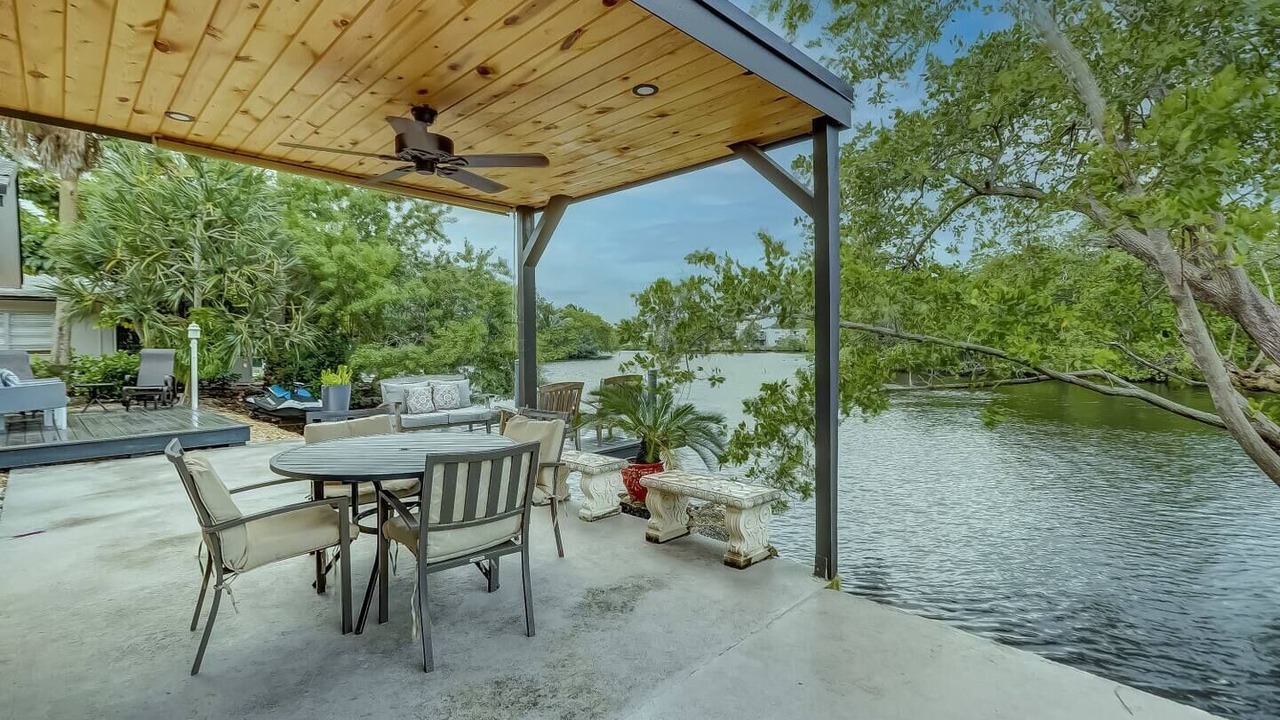 Photo of Outdoor in Middle River Terrace