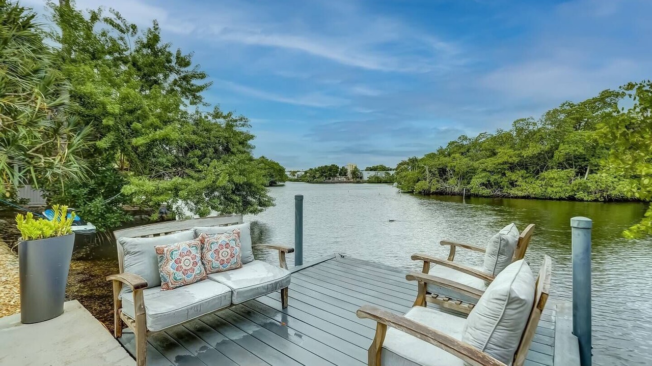 Photo of Outdoor in Middle River Terrace