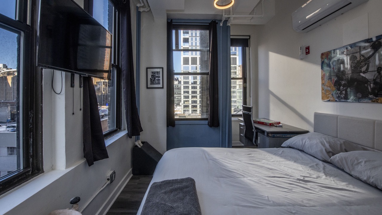 Photo of Bedroom in Midtown