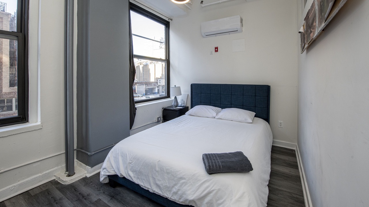 Photo of Bedroom in Midtown