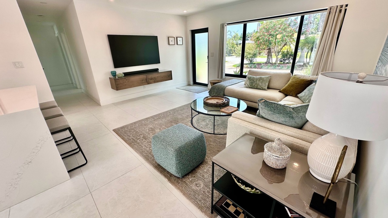 Photo of Livingroom in Central Corals