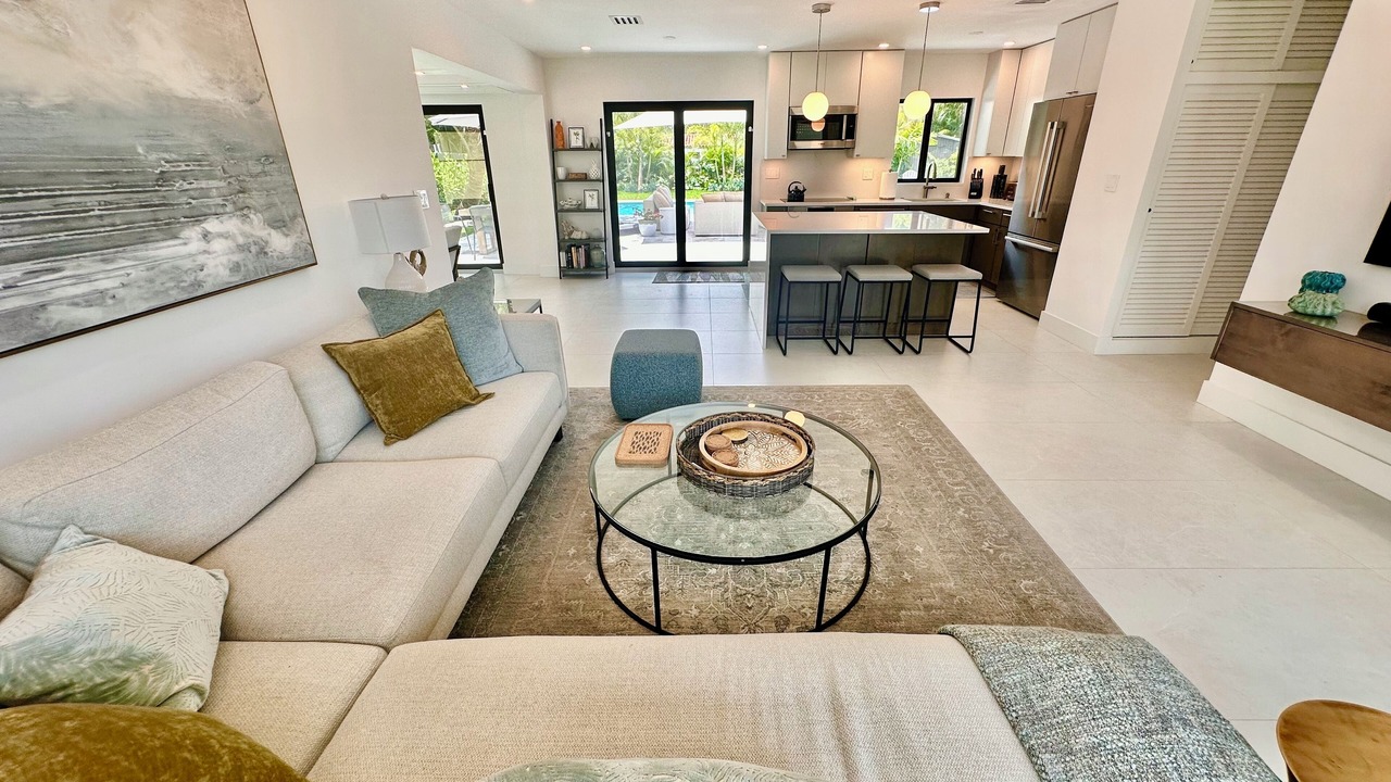Photo of Livingroom in Central Corals