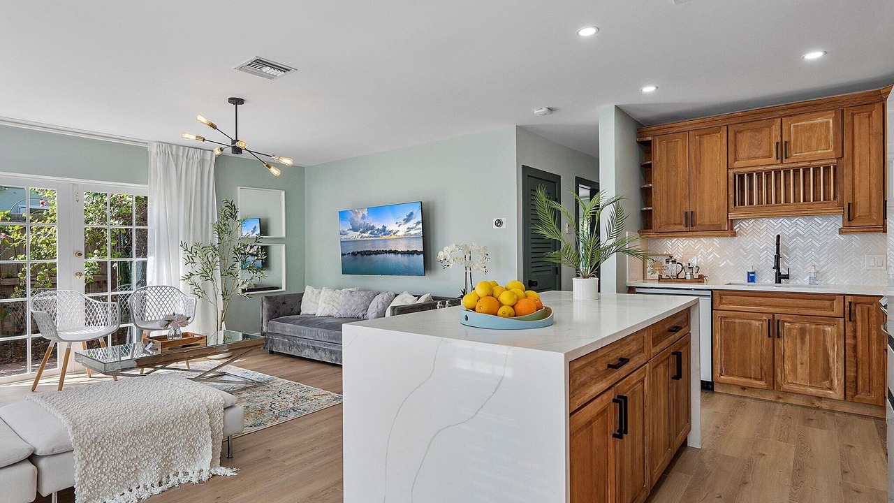 Photo of Livingroom in River Oaks