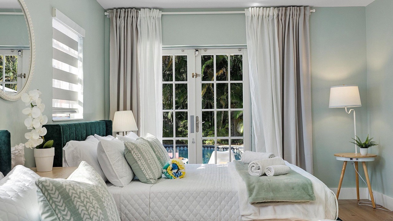 Photo of Bedroom in River Oaks
