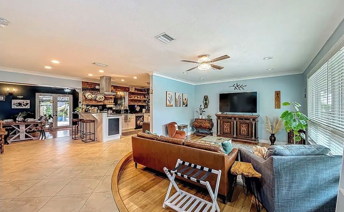 Photo of Livingroom in Riverland Village