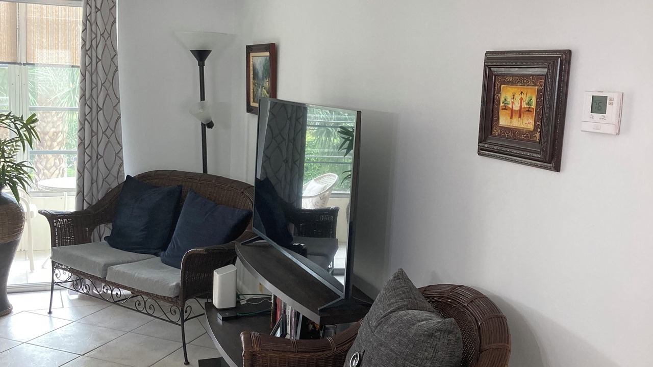 Photo of Bedroom in Lauderhill