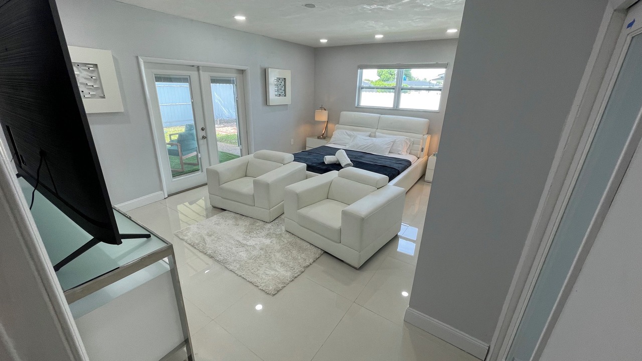 Photo of Bedroom in Carol City