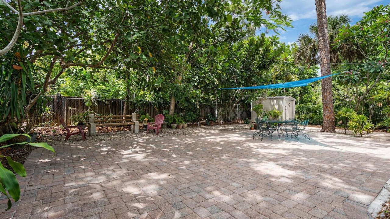 Photo of Patio Balcony in Riverside Park