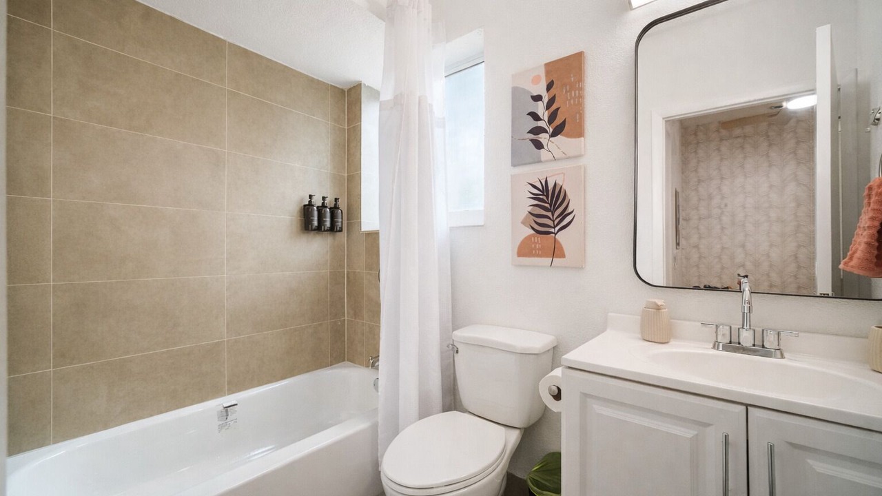 Photo of Bathroom in Sunrise