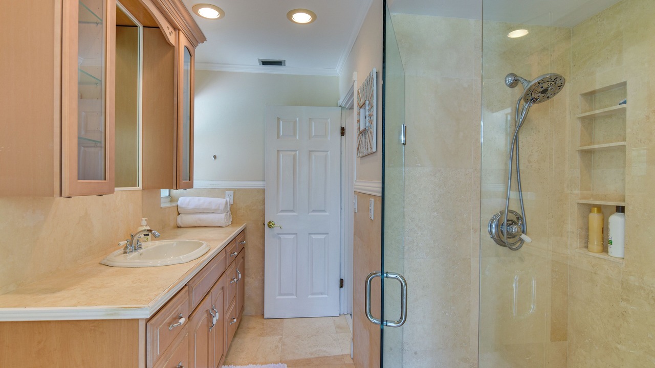 Photo of Bathroom in Plantation