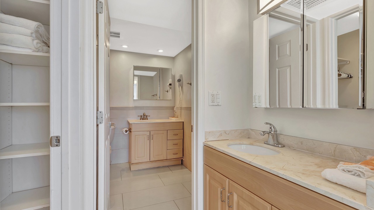 Photo of Bathroom in Bermuda Riviera