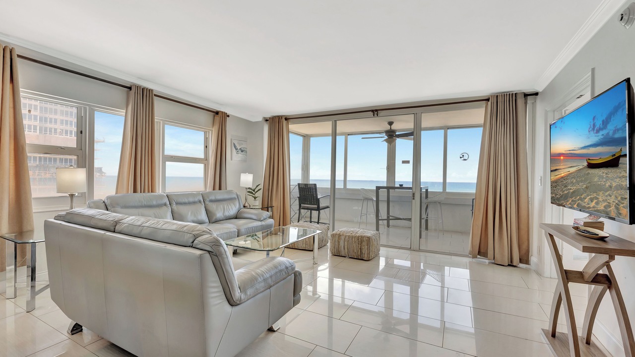 Photo of Livingroom in Bermuda Riviera