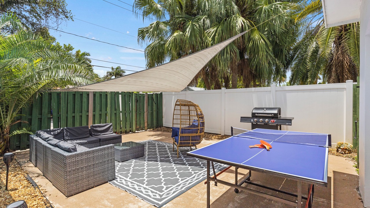 Photo of Patio Balcony in Hollywood Lakes