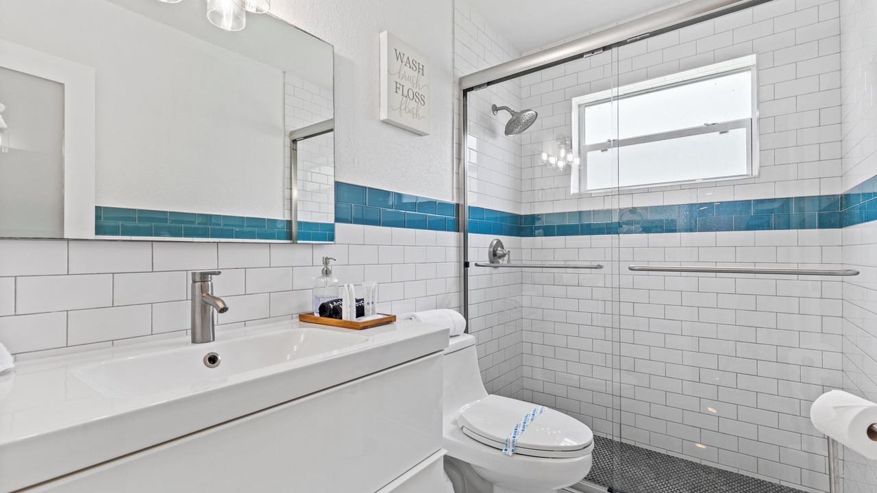 Photo of Bathroom in Hollywood Lakes