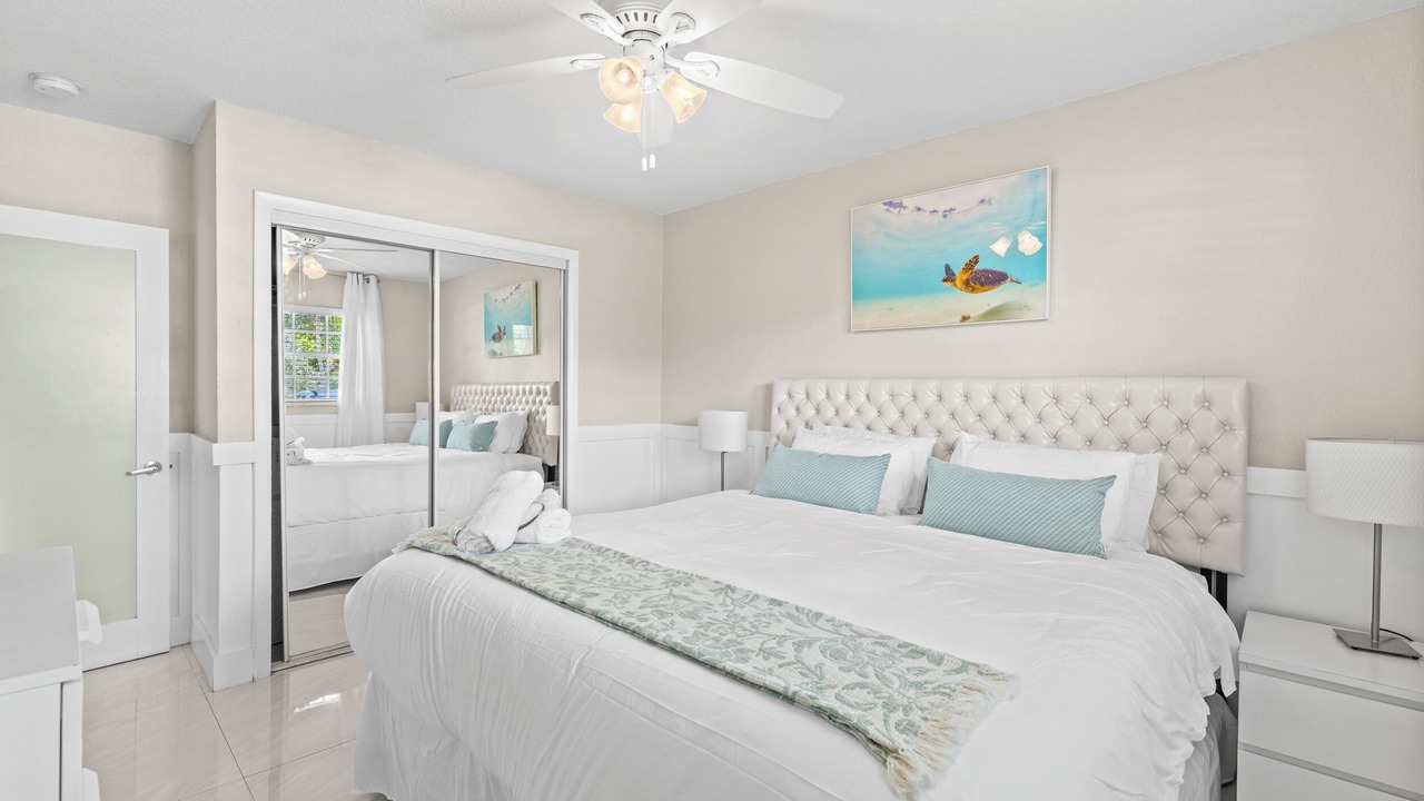 Photo of Bedroom in Hollywood Lakes