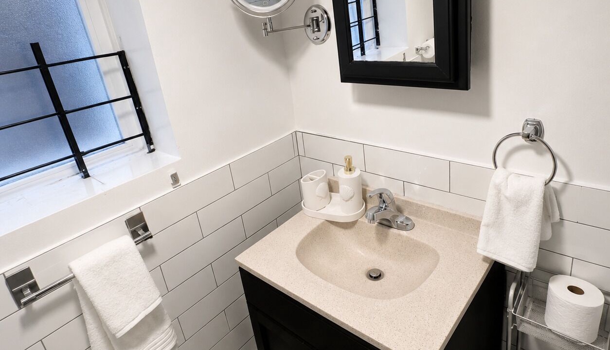 Photo of Bathroom in Union City
