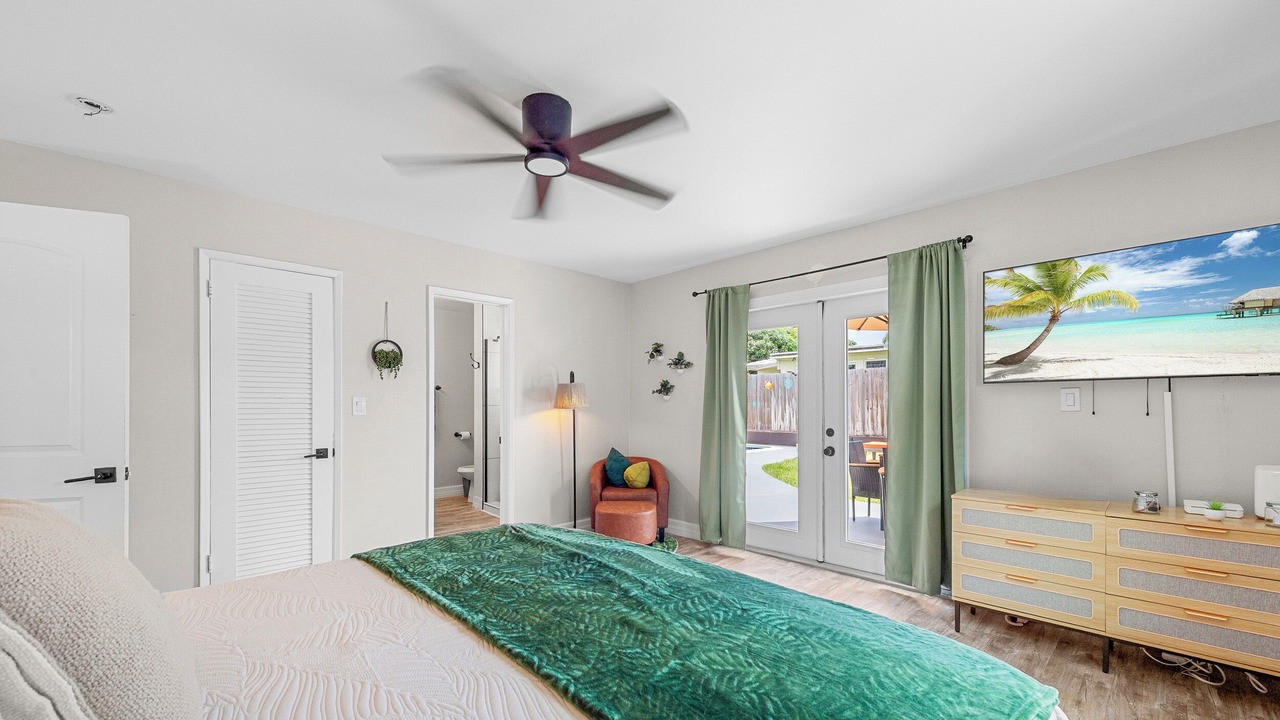 Photo of Bedroom in Coral Heights