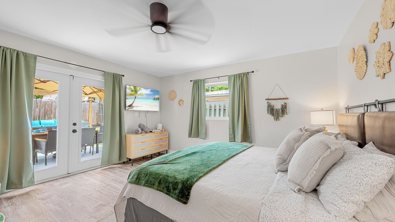 Photo of Bedroom in Coral Heights