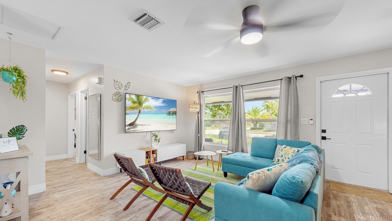 Photo of Livingroom in Coral Heights