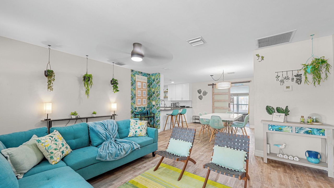 Photo of Livingroom in Coral Heights