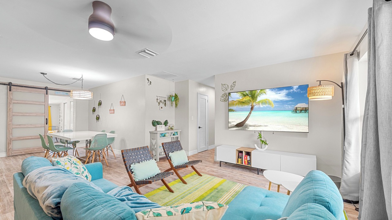 Photo of Livingroom in Coral Heights