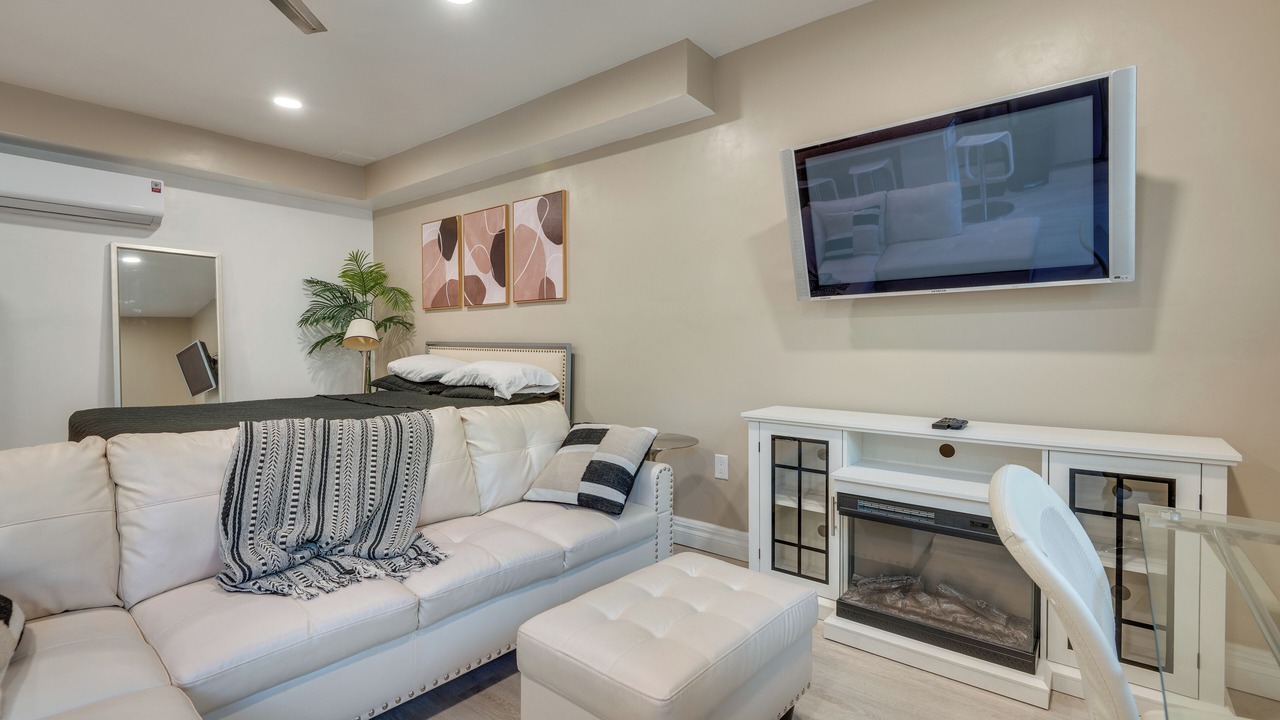 Photo of Bedroom in Mid City