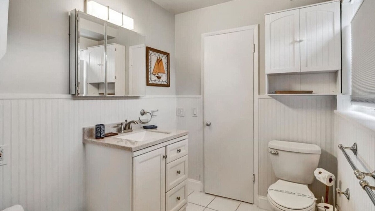 Photo of Bathroom in Lauderdale Beach