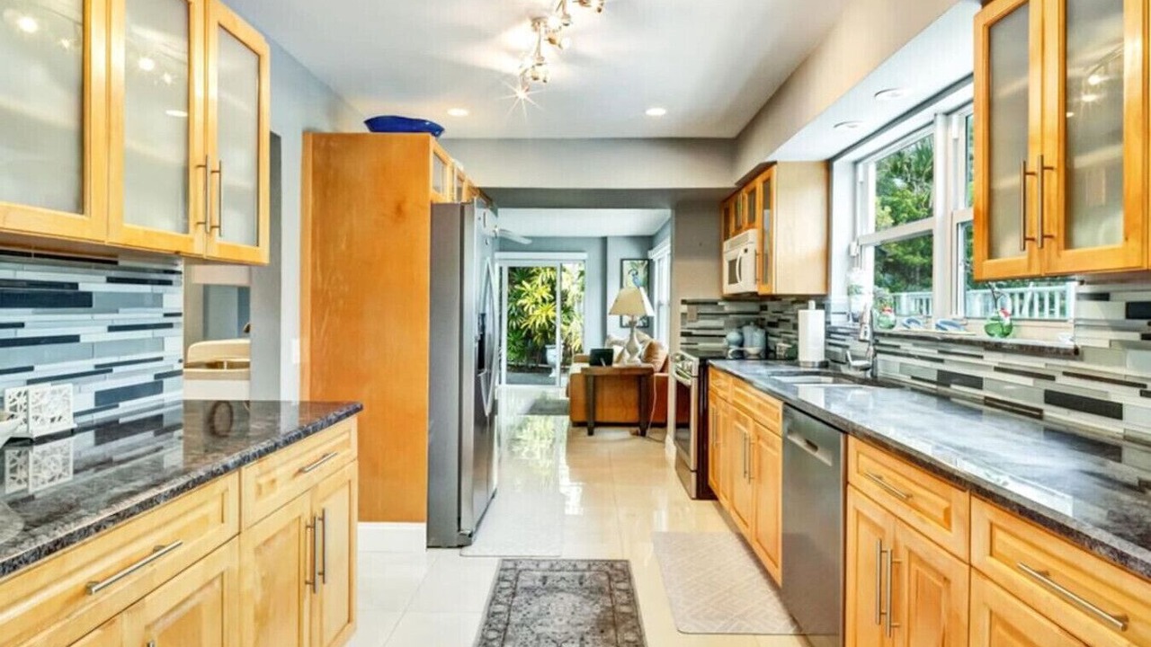 Photo of Kitchen in Lauderdale Beach