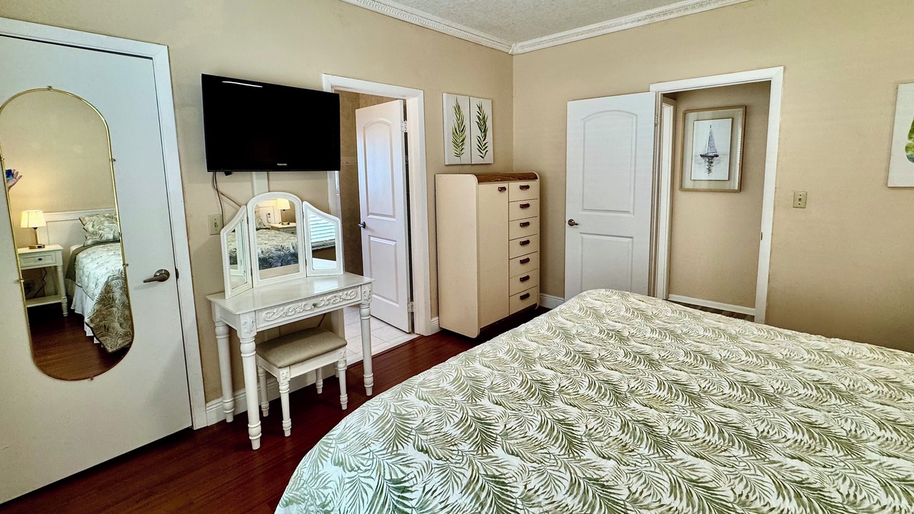 Photo of Bedroom in Hollywood South Central Beach