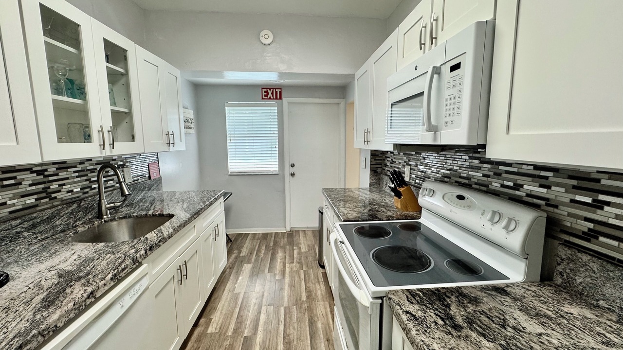 Photo of Kitchen in Hollywood South Central Beach