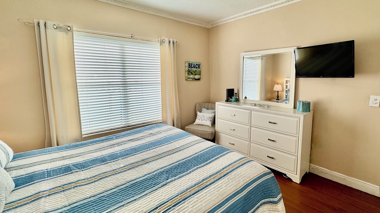 Photo of Bedroom in Hollywood South Central Beach